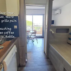 https://joli-studio-vue-mer-sur-le-port.fr-provencehotel.com